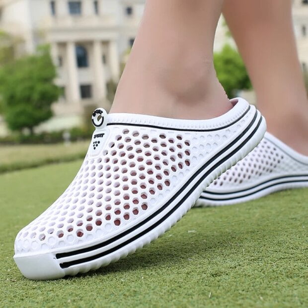 Women Shoes Beach Slippers Unisex Hollow Out Casual Couple Beach Sandal Flip Flops Shoes Non-slide Men's Slippers