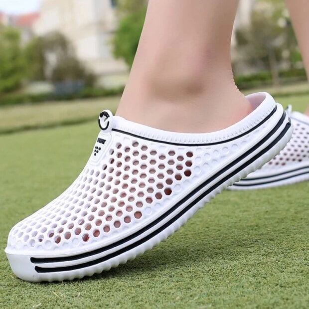 Women Shoes Beach Slippers Unisex Hollow Out Casual Couple Beach Sandal Flip Flops Shoes Non-slide Men's Slippers - Image 2